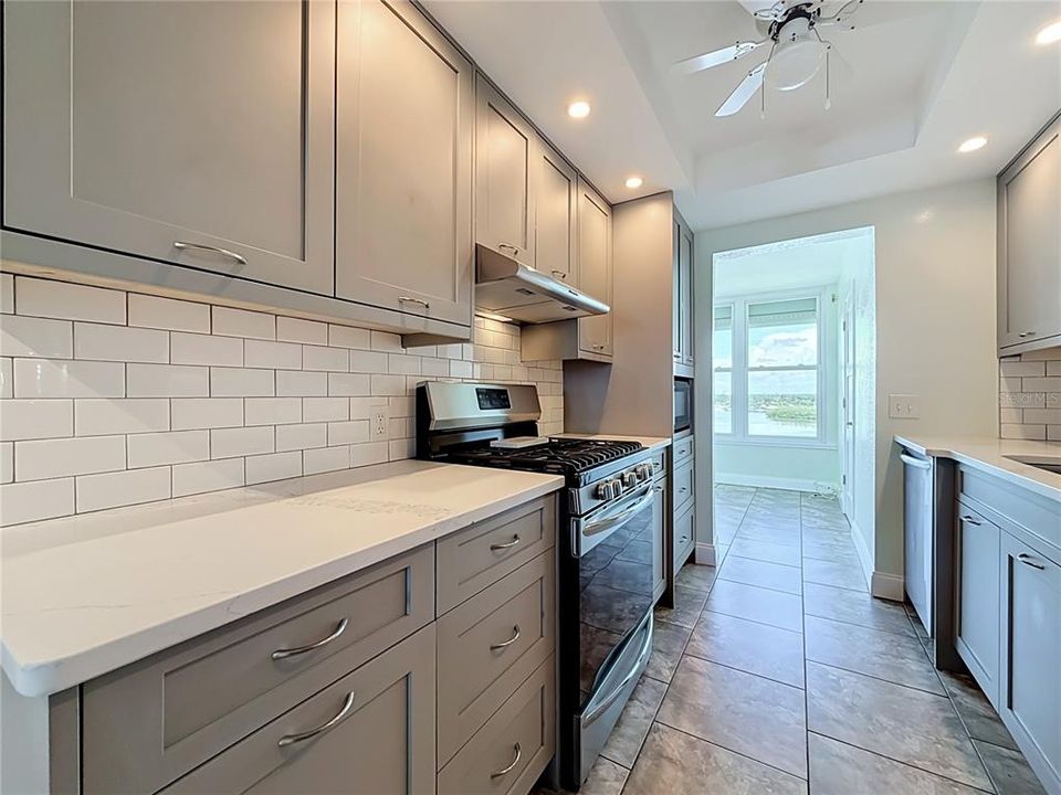 Activo con contrato: $245,000 (2 camas, 2 baños, 855 Pies cuadrados)