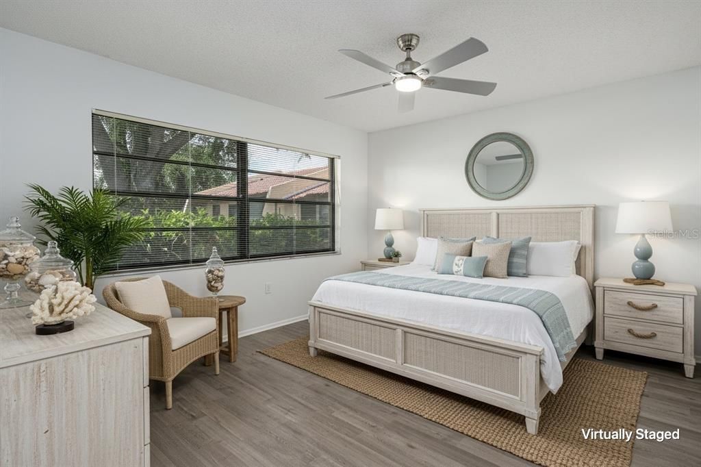 На продажу: $210,000 (2 спален, 2 ванн, 1002 Квадратных фут)