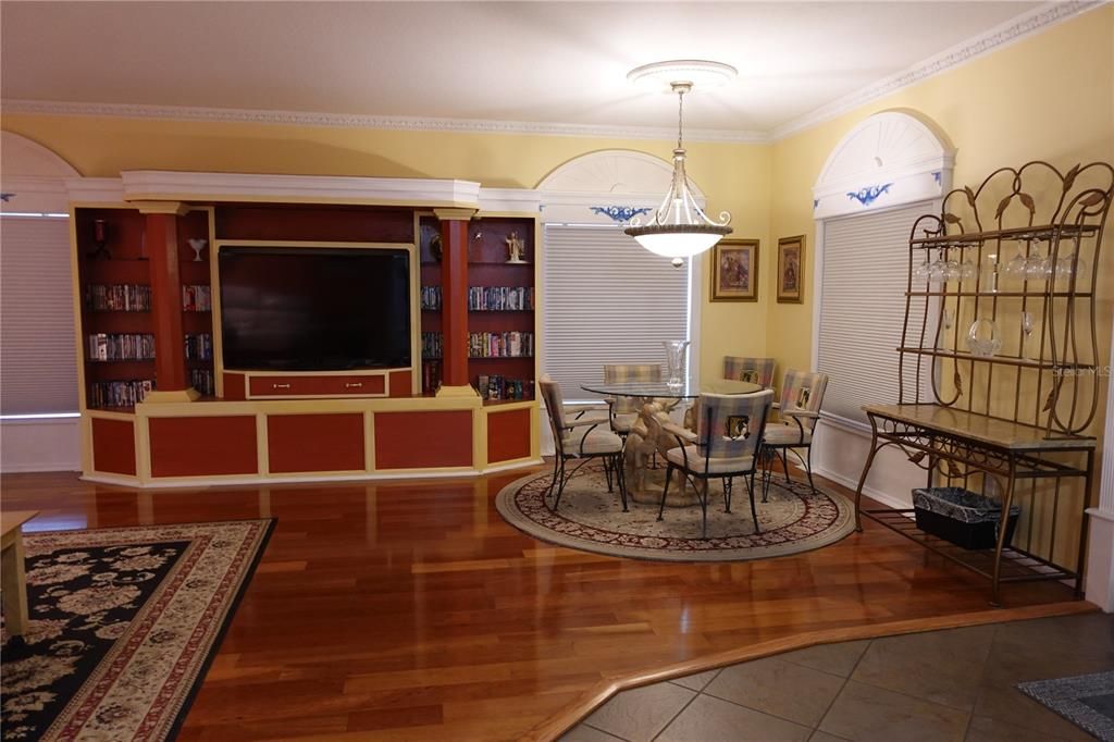 For Sale: $520,000 (3 beds, 2 baths, 2529 Square Feet)