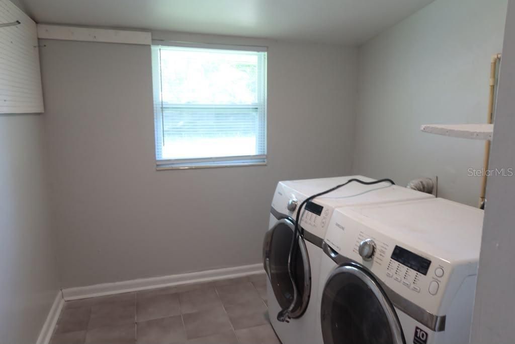 For Rent: $1,750 (3 beds, 1 baths, 1040 Square Feet)