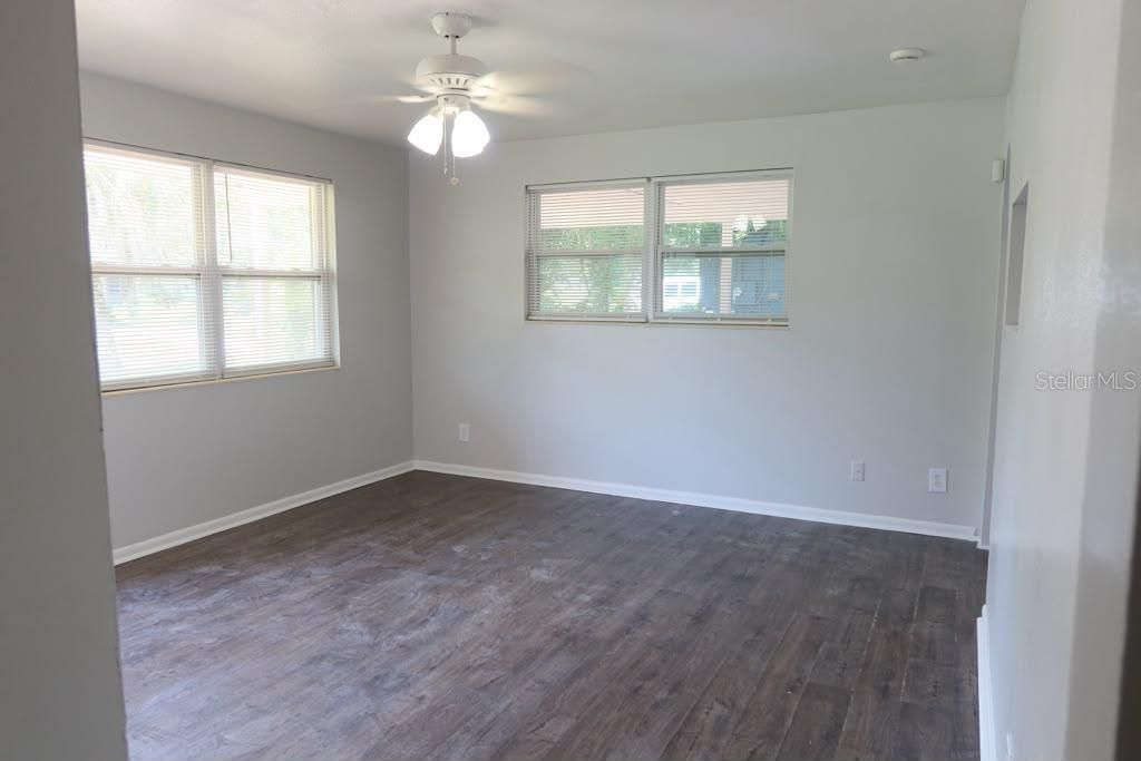 For Rent: $1,750 (3 beds, 1 baths, 1040 Square Feet)