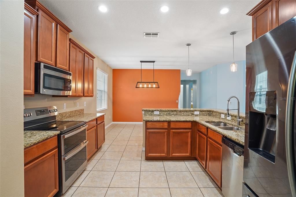For Sale: $335,000 (3 beds, 2 baths, 1617 Square Feet)