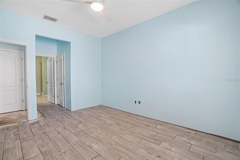 For Sale: $335,000 (3 beds, 2 baths, 1617 Square Feet)
