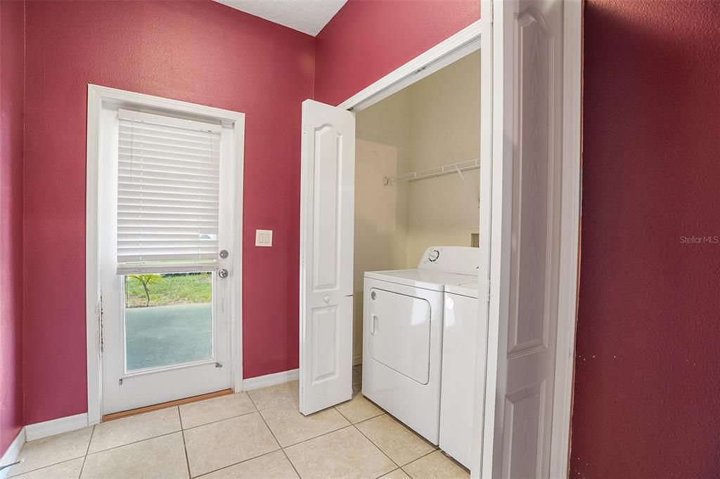 For Sale: $335,000 (3 beds, 2 baths, 1617 Square Feet)