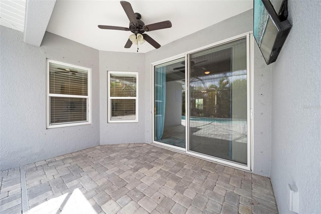 En Venta: $599,999 (3 camas, 2 baños, 1642 Pies cuadrados)