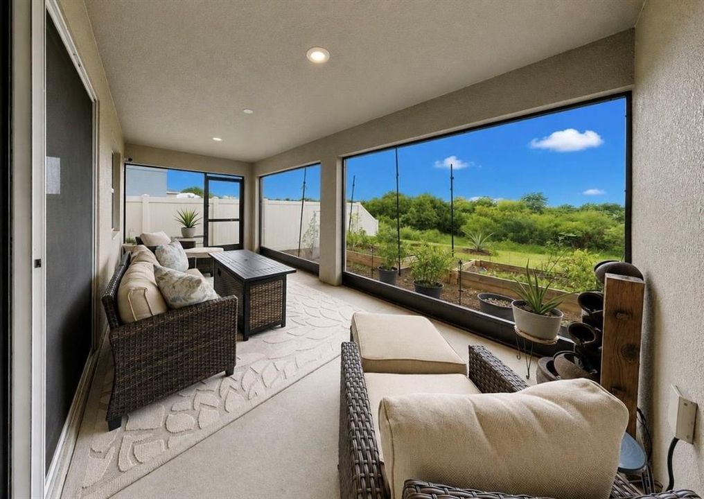 For Sale: $380,000 (4 beds, 2 baths, 2005 Square Feet)