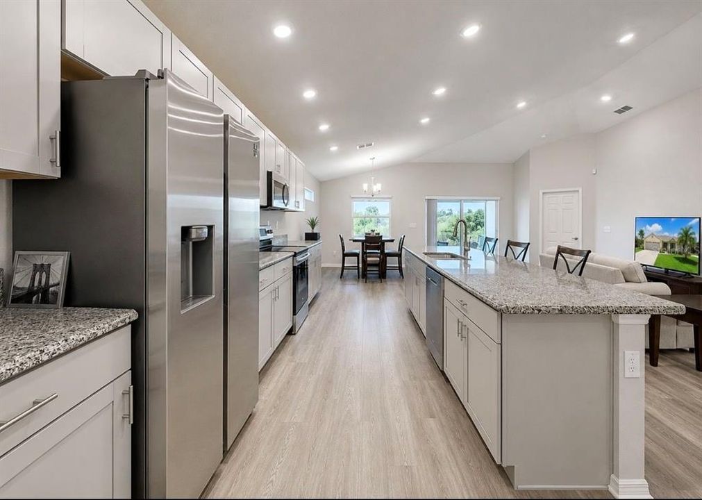 For Sale: $380,000 (4 beds, 2 baths, 2005 Square Feet)