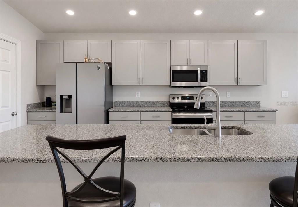For Sale: $380,000 (4 beds, 2 baths, 2005 Square Feet)