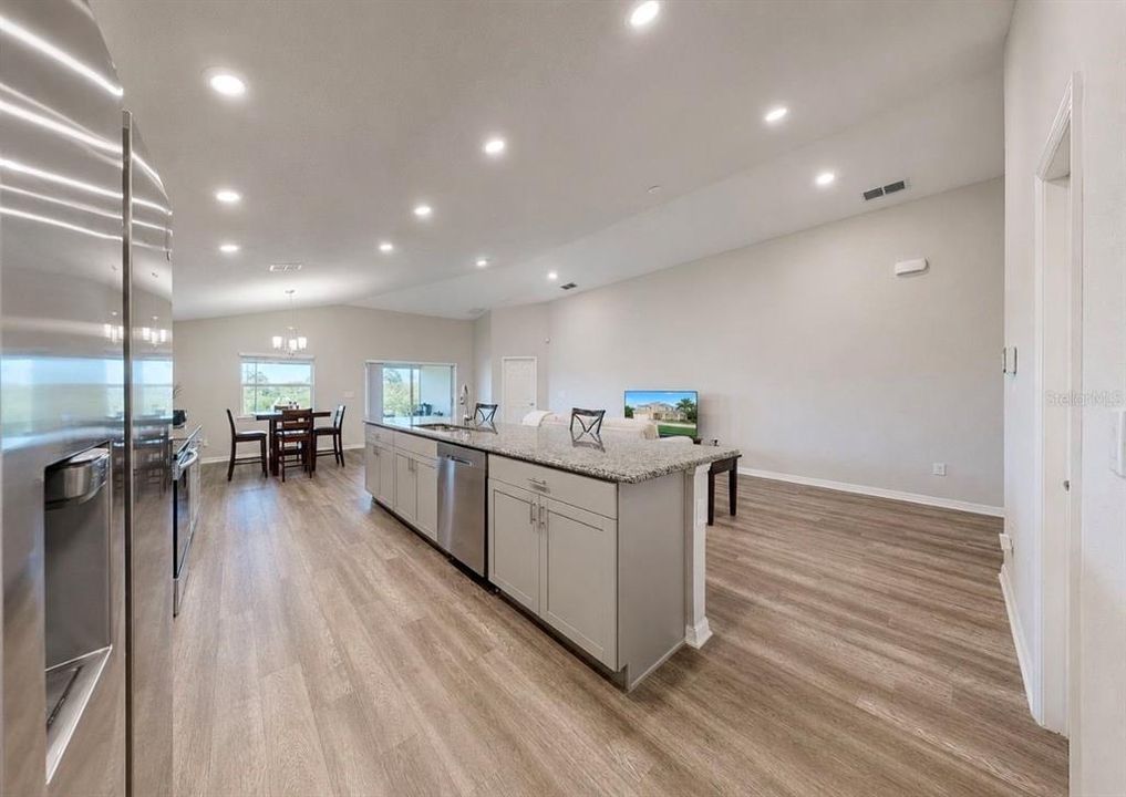 For Sale: $380,000 (4 beds, 2 baths, 2005 Square Feet)