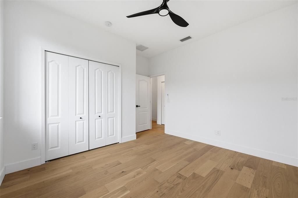 For Sale: $815,000 (5 beds, 4 baths, 3284 Square Feet)