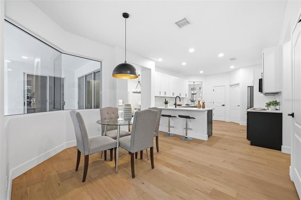 For Sale: $815,000 (5 beds, 4 baths, 3284 Square Feet)