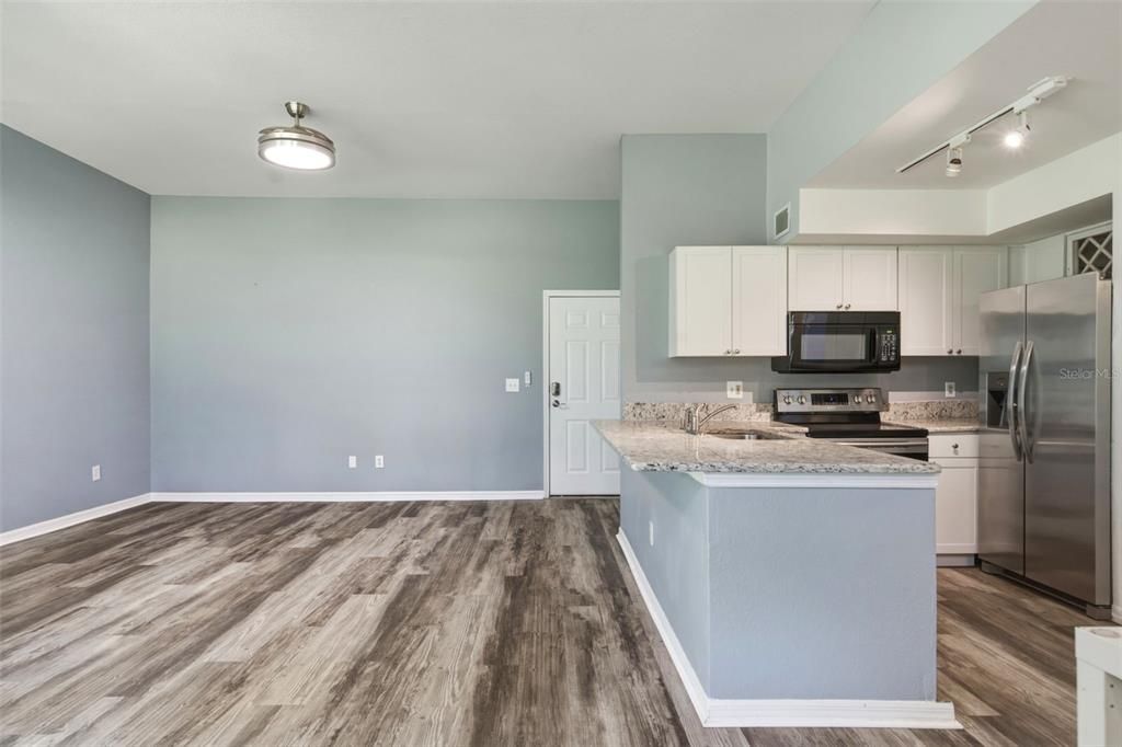 For Rent: $1,550 (2 beds, 1 baths, 1021 Square Feet)