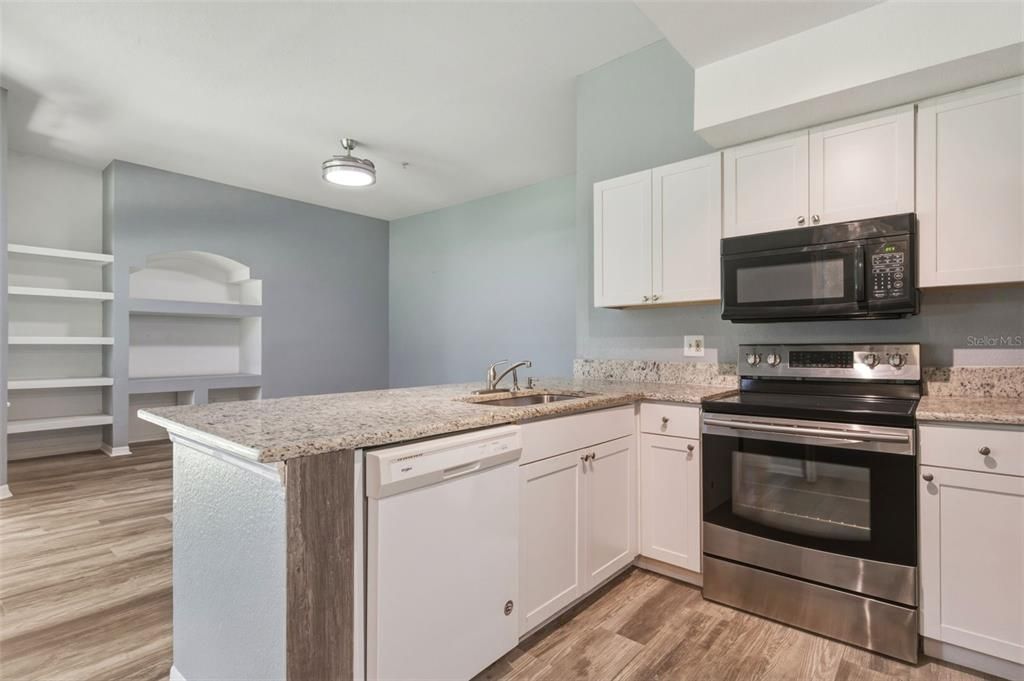 For Rent: $1,550 (2 beds, 1 baths, 1021 Square Feet)