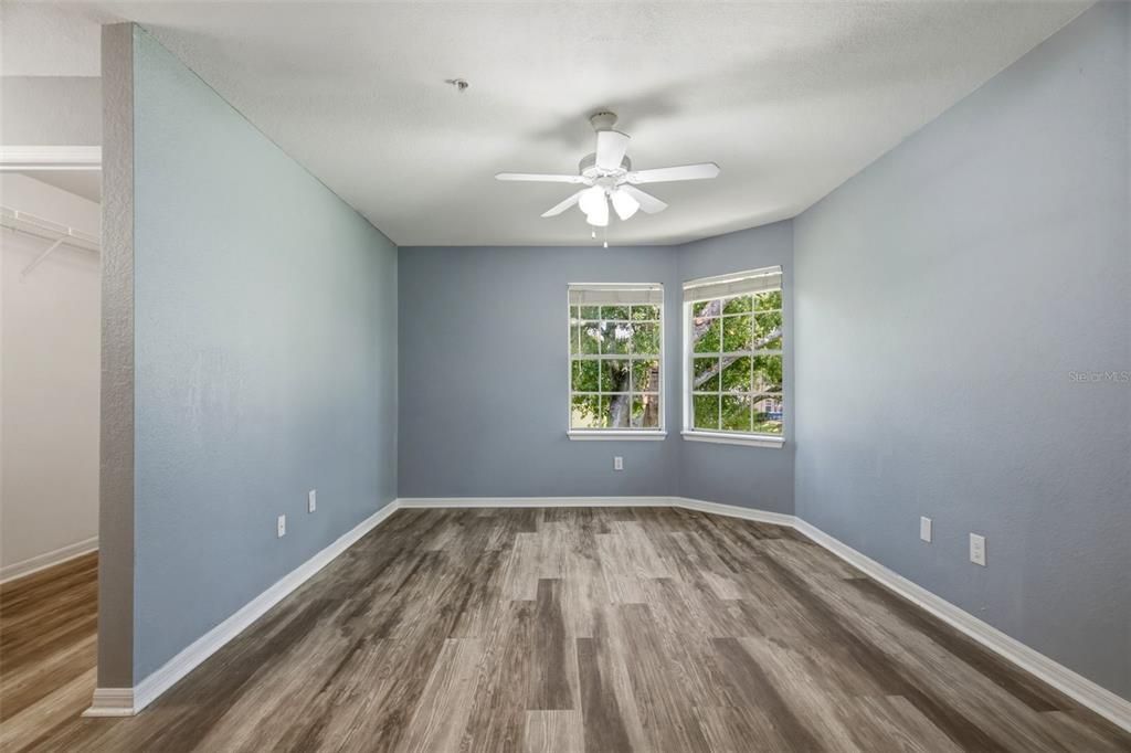 For Rent: $1,550 (2 beds, 1 baths, 1021 Square Feet)