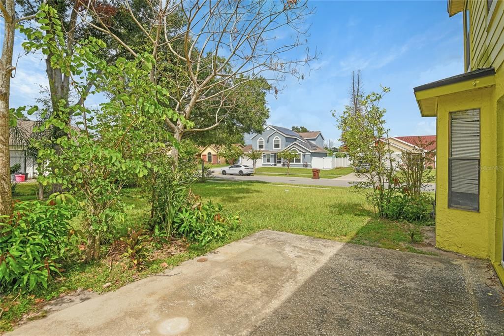 For Sale: $425,000 (4 beds, 3 baths, 1705 Square Feet)