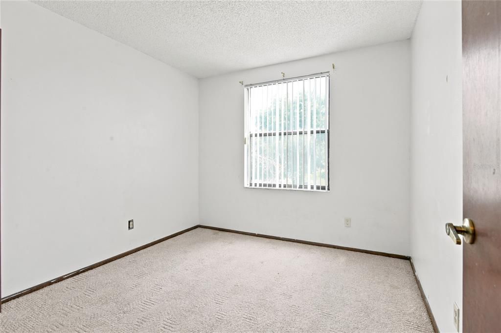 For Sale: $425,000 (4 beds, 3 baths, 1705 Square Feet)