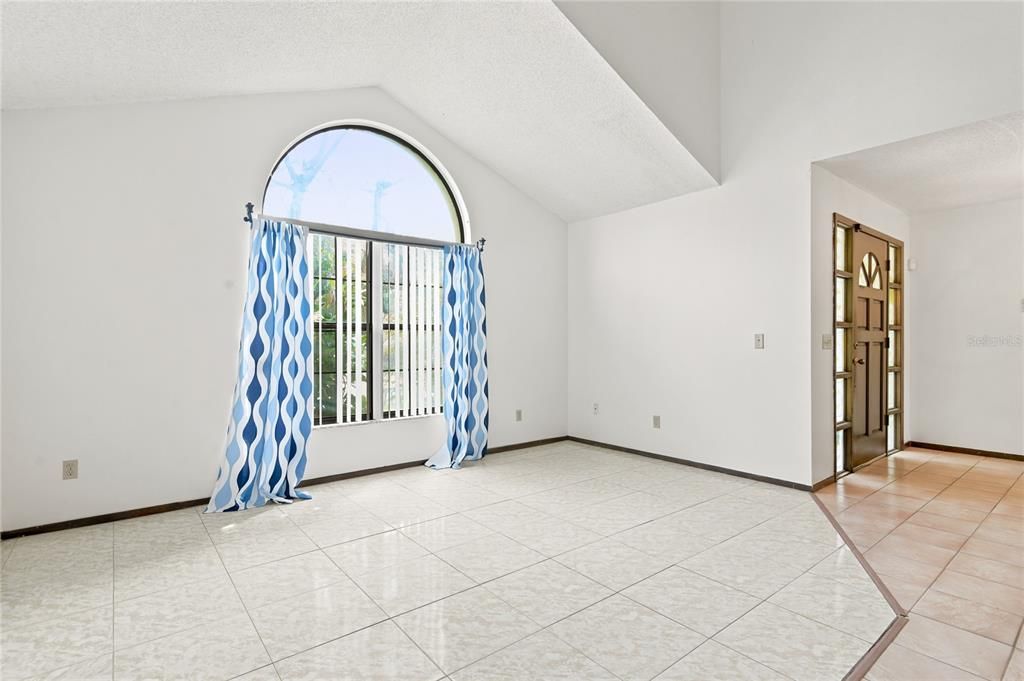 For Sale: $425,000 (4 beds, 3 baths, 1705 Square Feet)