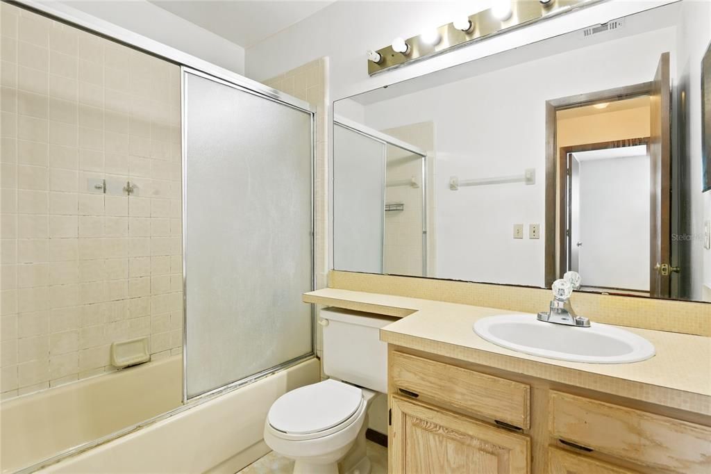 For Sale: $425,000 (4 beds, 3 baths, 1705 Square Feet)