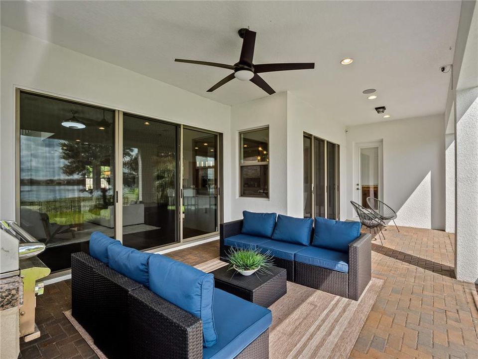 For Sale: $1,599,000 (6 beds, 5 baths, 4953 Square Feet)