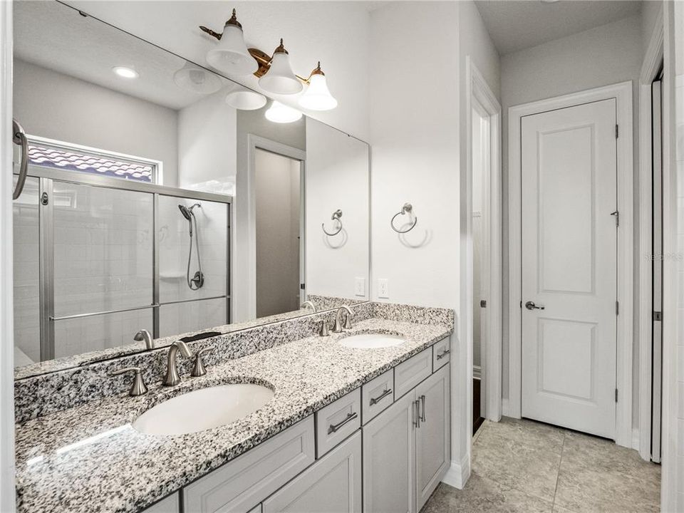 For Sale: $1,599,000 (6 beds, 5 baths, 4953 Square Feet)