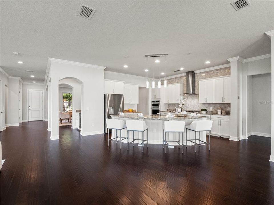 For Sale: $1,599,000 (6 beds, 5 baths, 4953 Square Feet)