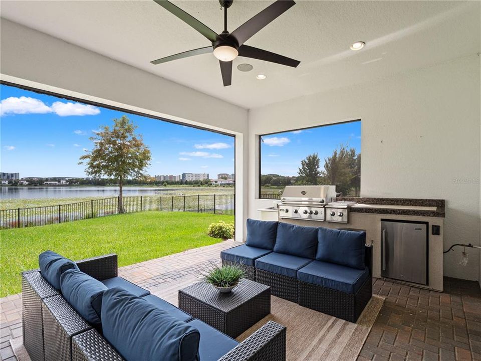 For Sale: $1,599,000 (6 beds, 5 baths, 4953 Square Feet)