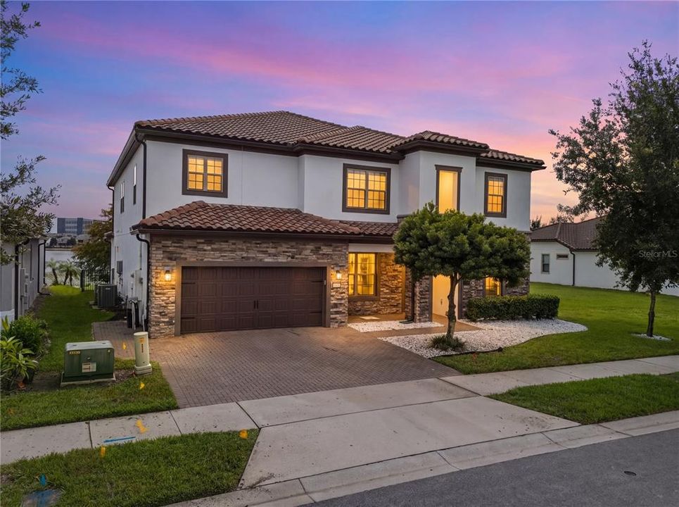 For Sale: $1,599,000 (6 beds, 5 baths, 4953 Square Feet)