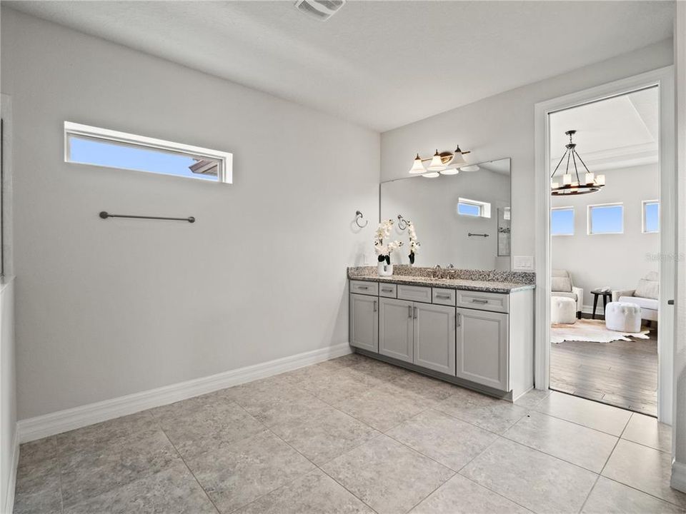 For Sale: $1,599,000 (6 beds, 5 baths, 4953 Square Feet)
