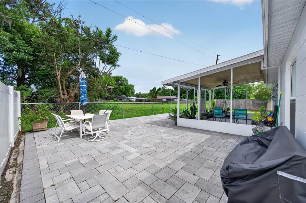 For Sale: $360,000 (3 beds, 2 baths, 1329 Square Feet)