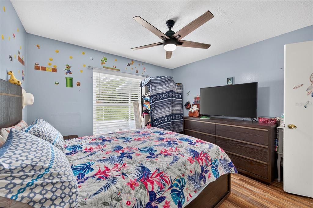 For Sale: $360,000 (3 beds, 2 baths, 1329 Square Feet)