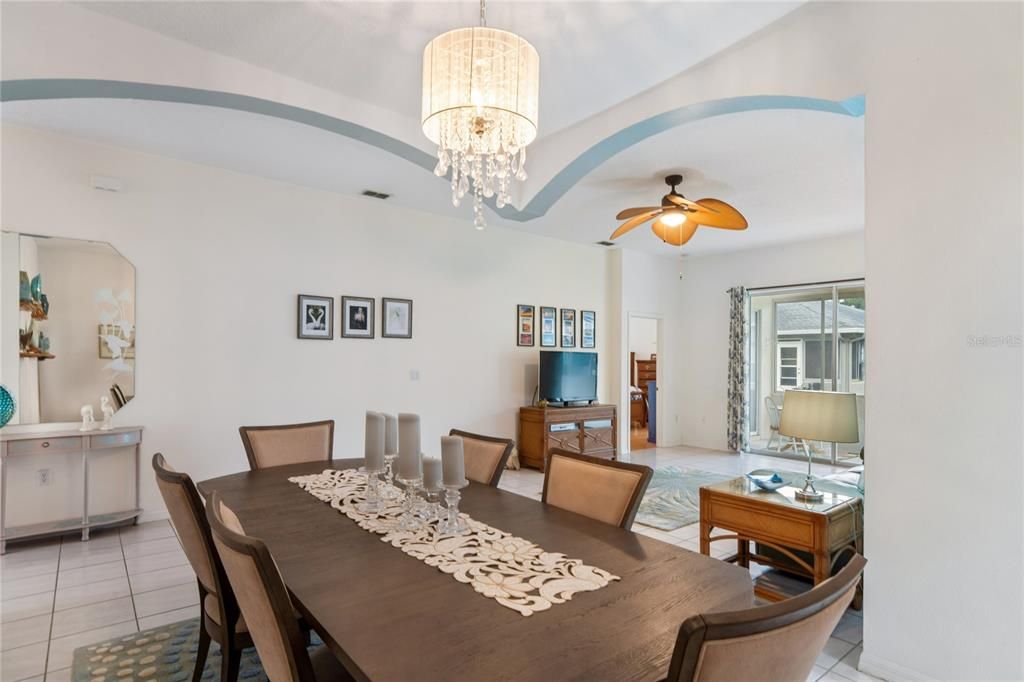 En Venta: $322,500 (3 camas, 2 baños, 1738 Pies cuadrados)
