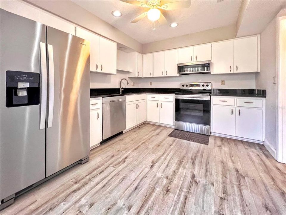 En Renta: $2,295 (3 camas, 2 baños, 1853 Pies cuadrados)
