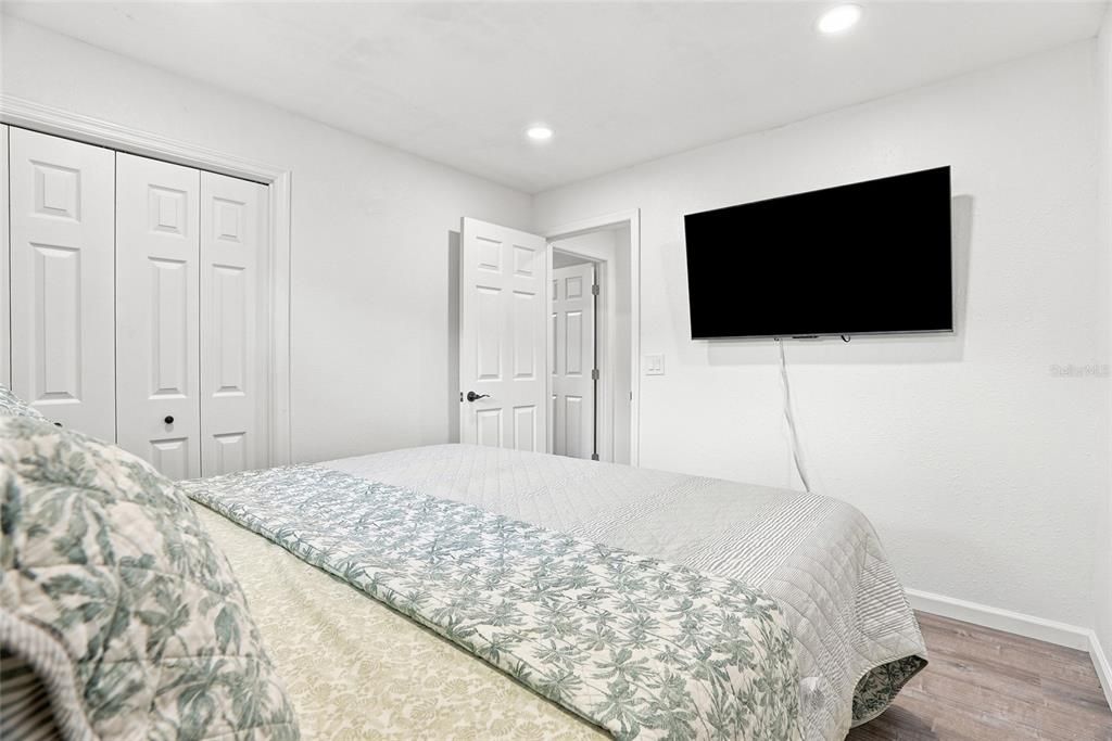 En Venta: $575,000 (4 camas, 2 baños, 1671 Pies cuadrados)