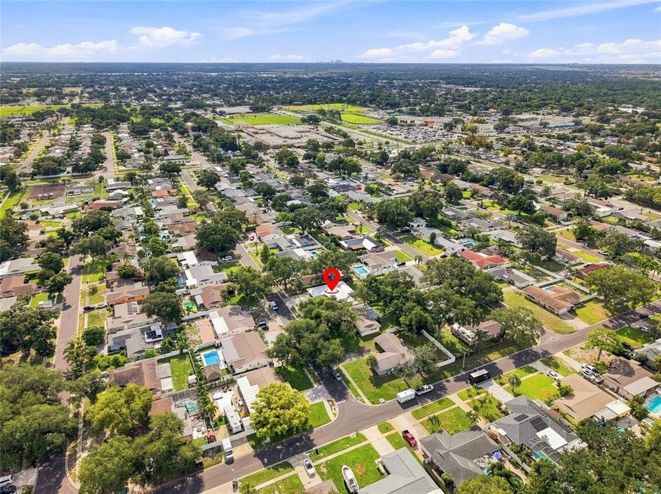 En Venta: $575,000 (4 camas, 2 baños, 1671 Pies cuadrados)