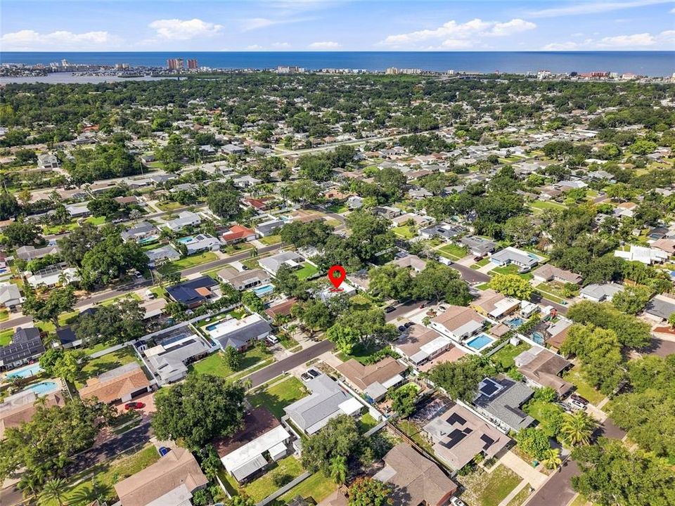 En Venta: $575,000 (4 camas, 2 baños, 1671 Pies cuadrados)