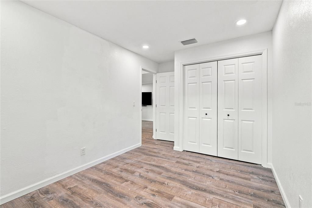 En Venta: $575,000 (4 camas, 2 baños, 1671 Pies cuadrados)