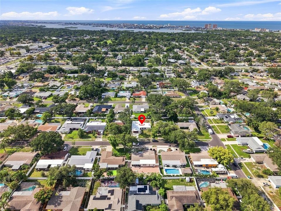 En Venta: $575,000 (4 camas, 2 baños, 1671 Pies cuadrados)