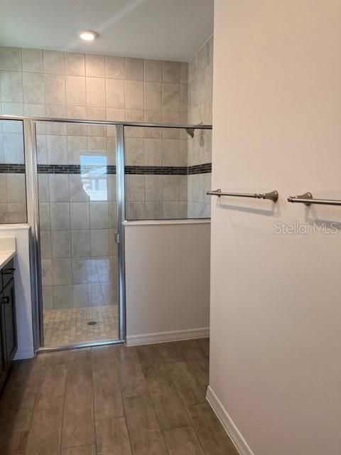 For Rent: $2,300 (4 beds, 3 baths, 1921 Square Feet)