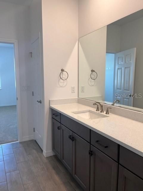 For Rent: $2,300 (4 beds, 3 baths, 1921 Square Feet)
