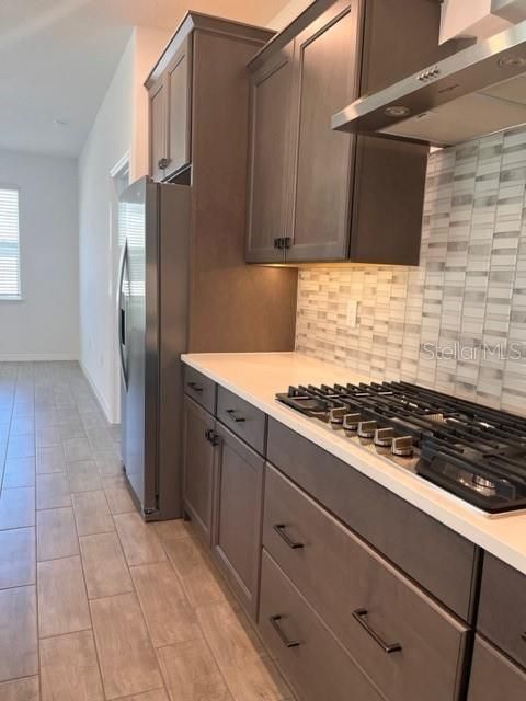 For Rent: $2,300 (4 beds, 3 baths, 1921 Square Feet)