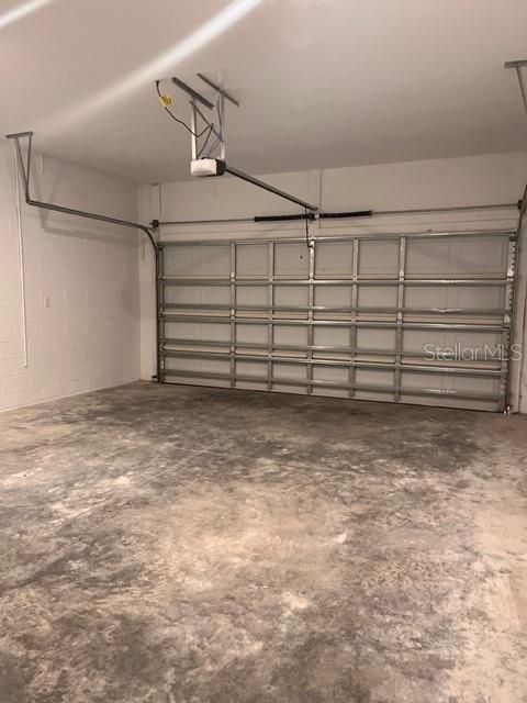 For Rent: $2,300 (4 beds, 3 baths, 1921 Square Feet)