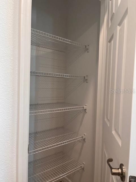 For Rent: $2,300 (4 beds, 3 baths, 1921 Square Feet)