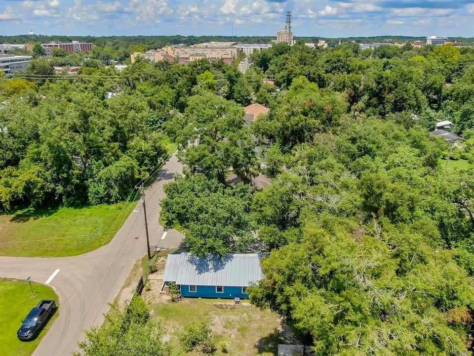 For Rent: $1,800 (3 beds, 2 baths, 1006 Square Feet)