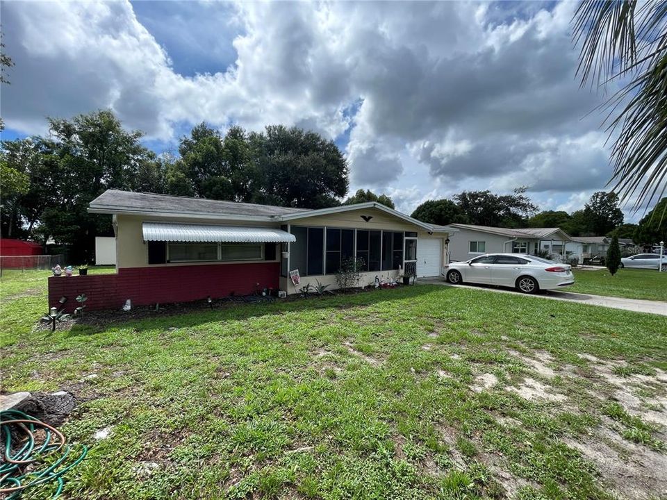 For Rent: $1,450 (2 beds, 1 baths, 932 Square Feet)