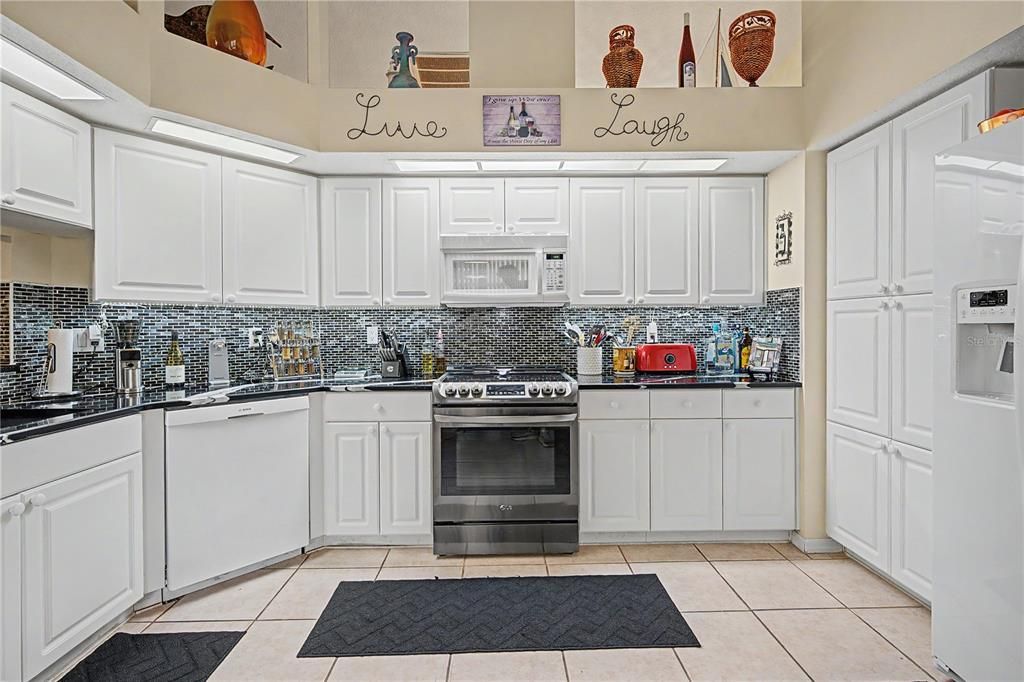 En Venta: $309,000 (2 camas, 2 baños, 1606 Pies cuadrados)