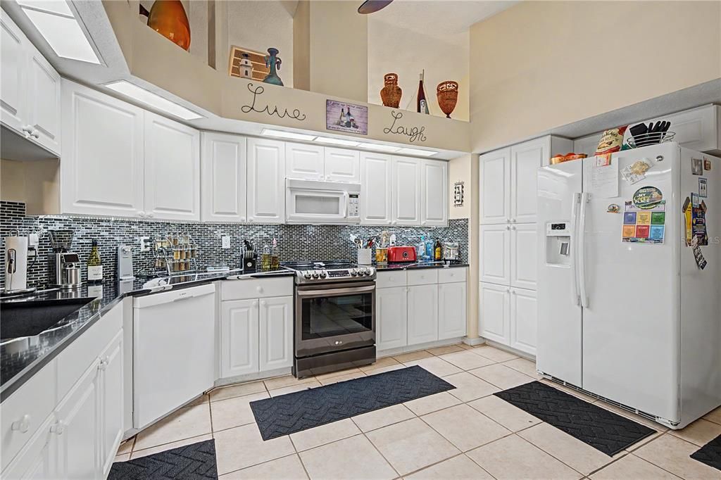 En Venta: $309,000 (2 camas, 2 baños, 1606 Pies cuadrados)