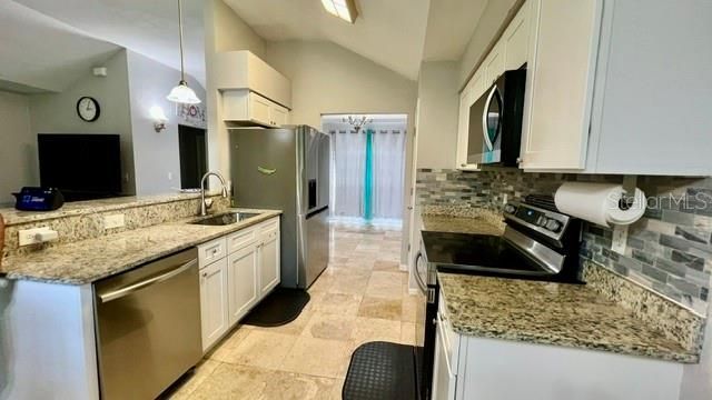 For Rent: $2,500 (3 beds, 2 baths, 1350 Square Feet)