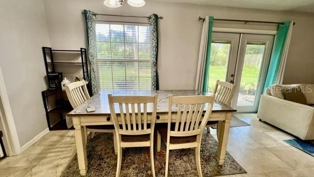 For Rent: $2,500 (3 beds, 2 baths, 1350 Square Feet)