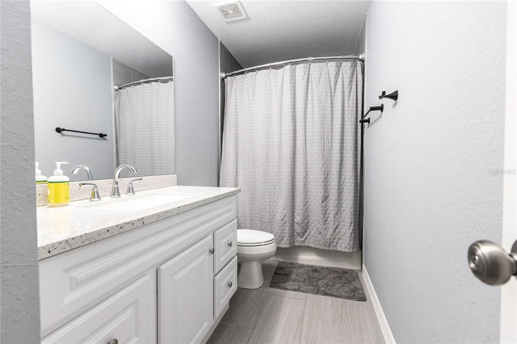 For Sale: $274,900 (3 beds, 2 baths, 1249 Square Feet)