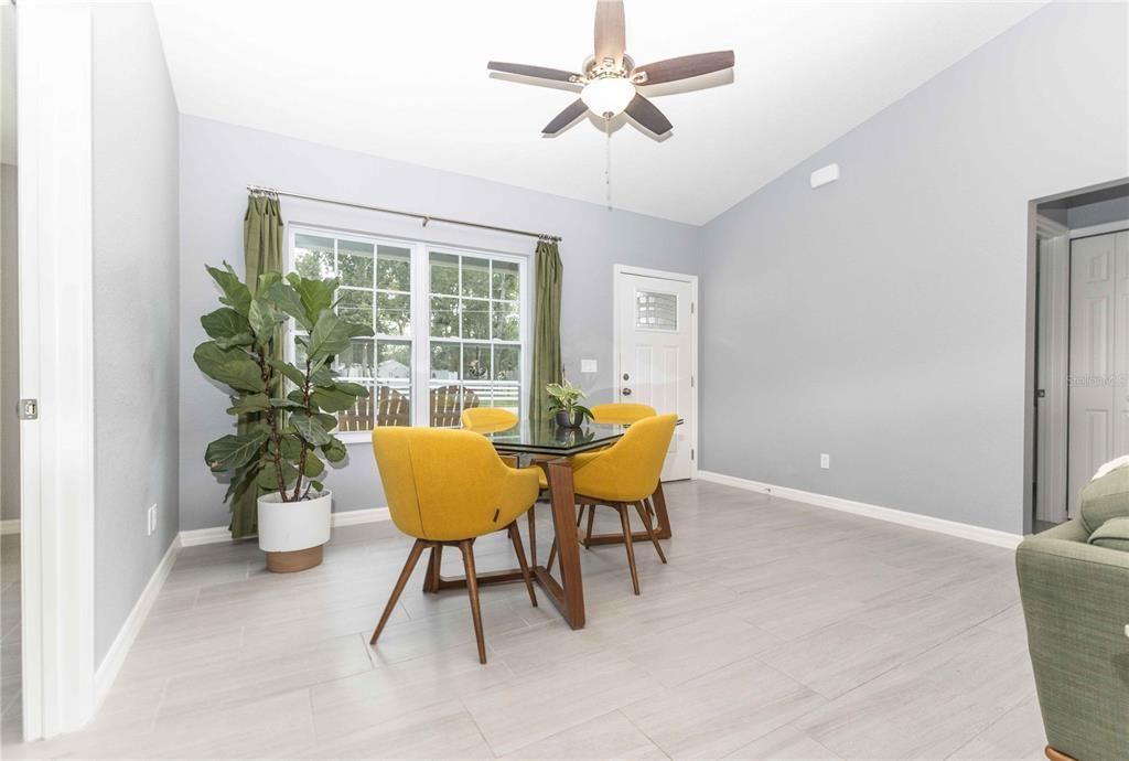 For Sale: $274,900 (3 beds, 2 baths, 1249 Square Feet)